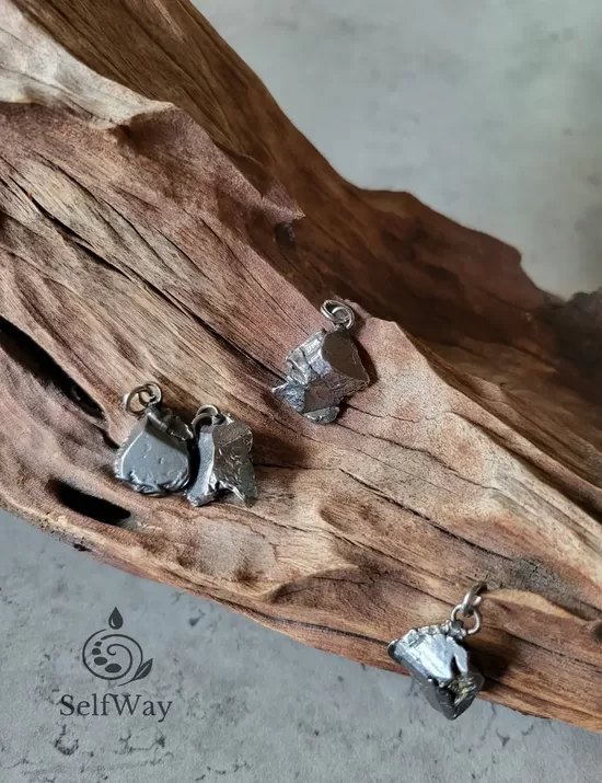 Кулон “ Метеорит” № 1