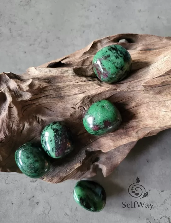 Рубин в цоизите №1