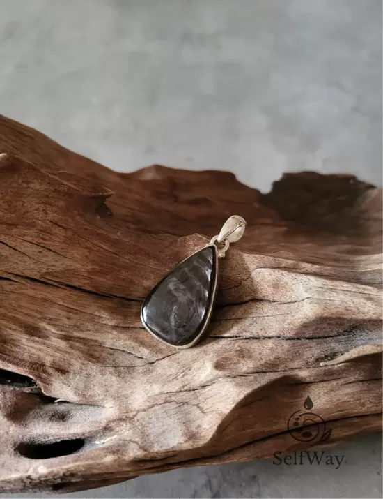 Кулон в серебре “ Гиперстен” № 1